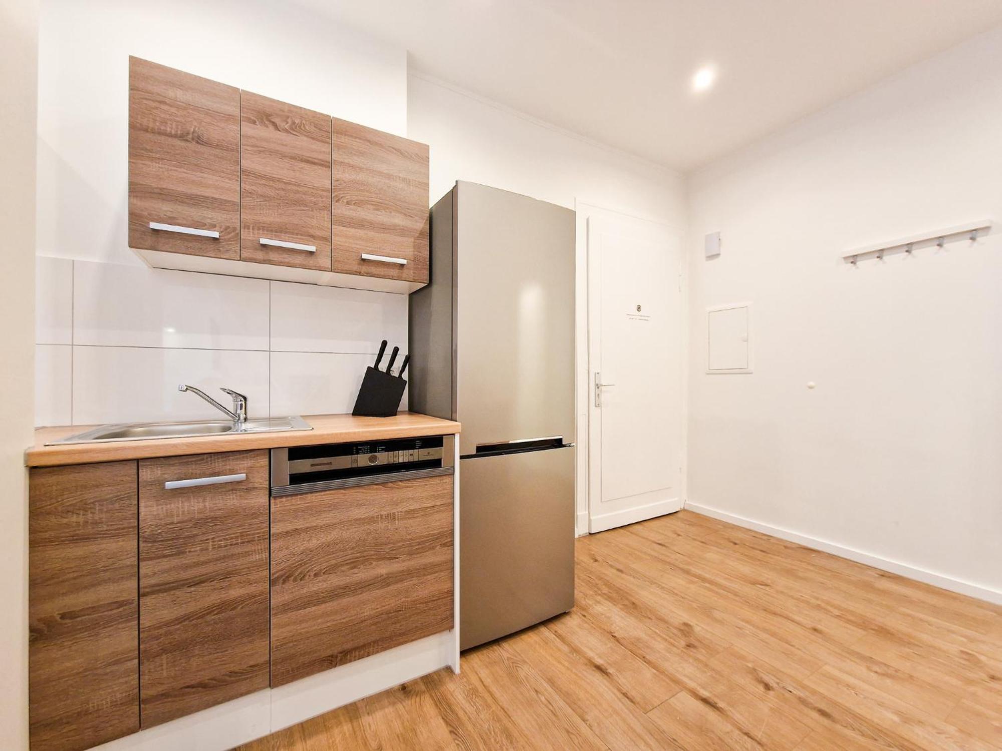 Raj Living - 1 Or 3 Room Apartments - 20 Min Messe Dus And Old Town Dus Düsseldorf Dış mekan fotoğraf